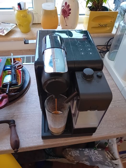 Aparat de cafea nespresso delonghi