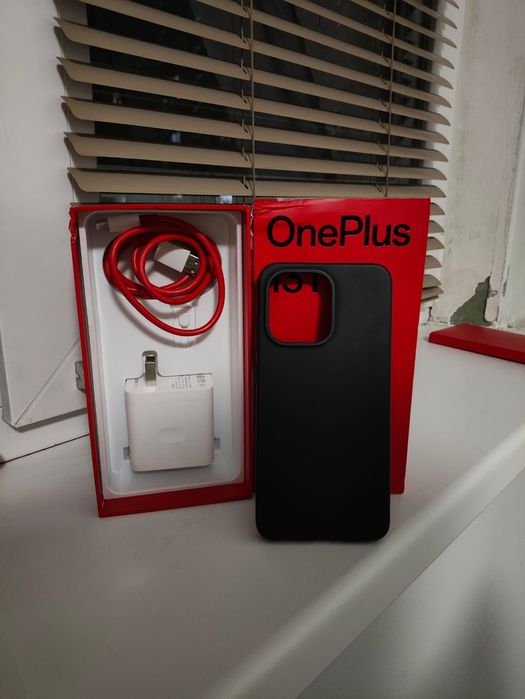 Oneplus 13t 12/256gb CN фулл идеал