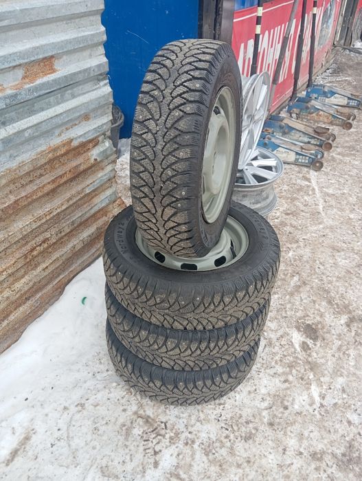 Шины  13 с диском комплкт