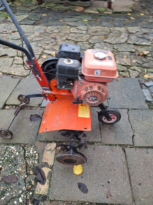 Продавам мотофреза..