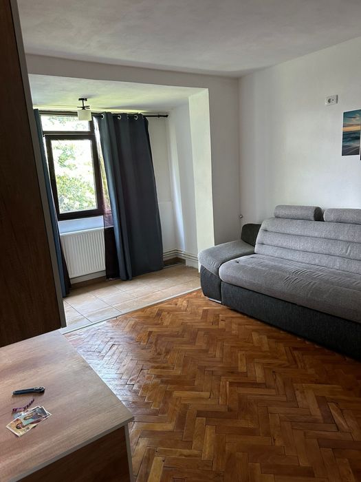 Închiriez apartament doua camere, zona  Cristian  Oancea.