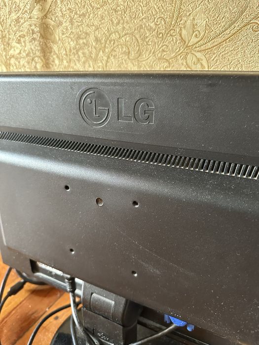 Компютер и кейс LG состояние отличное