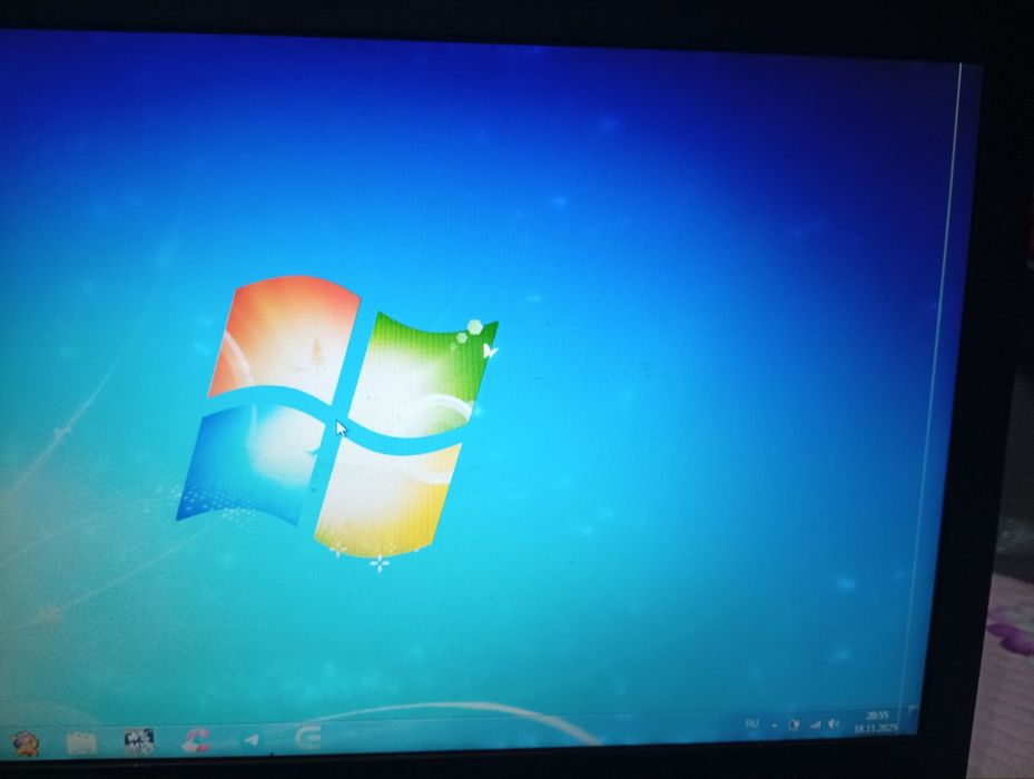 Notebook sotiladi Lenova arzon