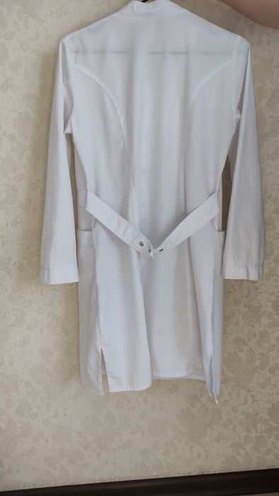 Медицинский молодежный халат женский