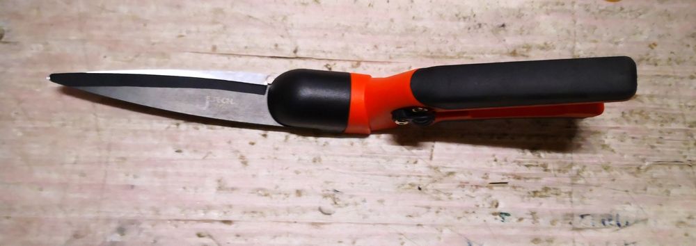 Foarfeca de grădină multifuncționala cu unghiuri diferite de taiere