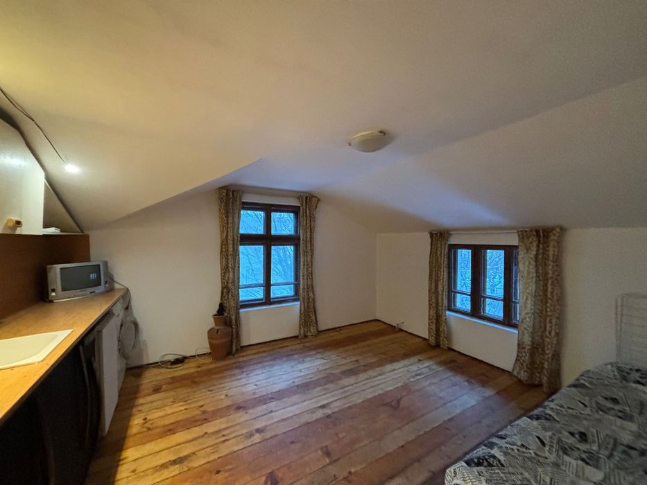 2-Стаен до Централна ЖП Гара! Малък, Слънчев, Икономичен!