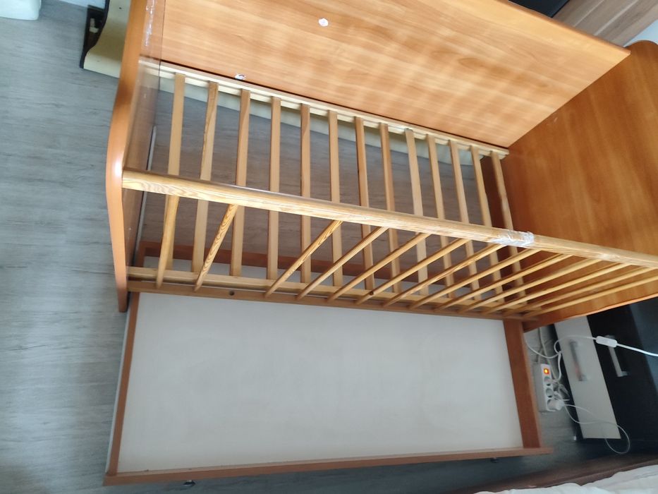 Детска кошара / легло с матрак в добро състояние