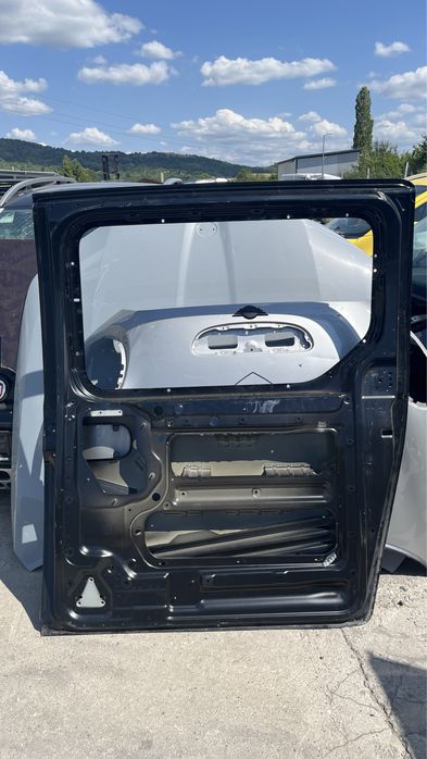 Задна дясна врата Hyundai Staria 2022-