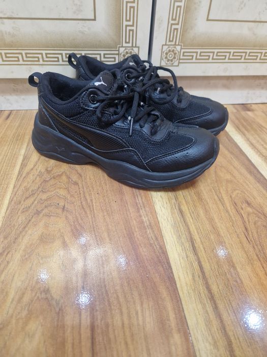 Adidasi PUMA masura 35 la doar 35 lei