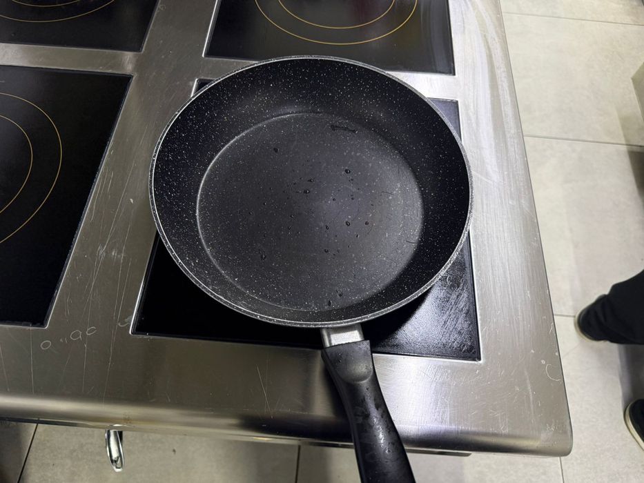 Продоется посуды оборудование итд