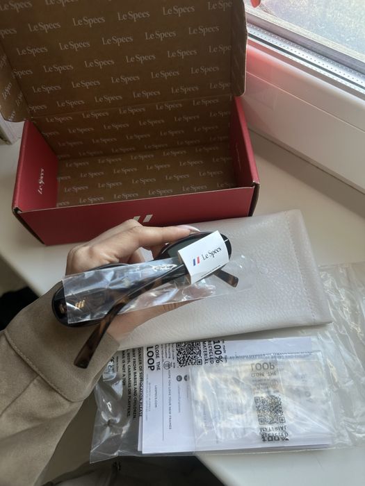 Новые очки Le Specs