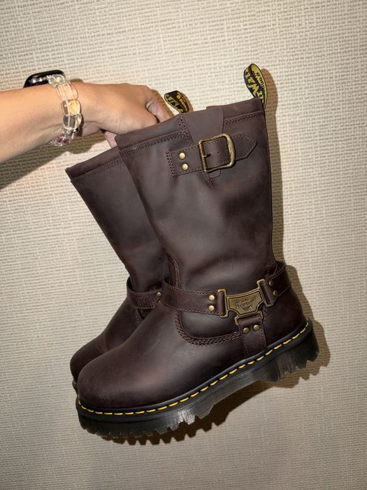 Кожаные сапоги Dr. Martens Anistone Hi