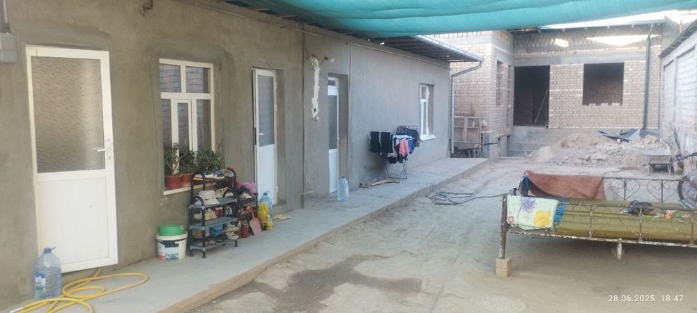 Hovli 4 sotih fasadi
