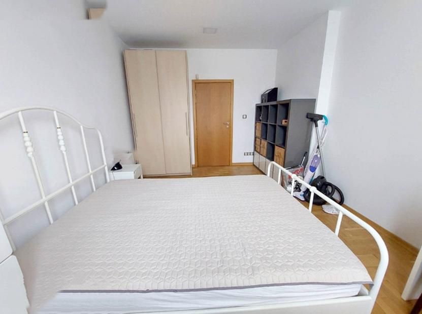 Дава се под наем Тристаен апартамент в София, Център - 81 кв.м за 850 € - Снимка #2