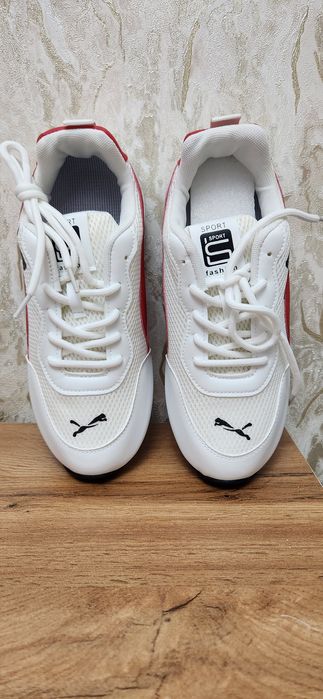 Продам Новые кроссовки