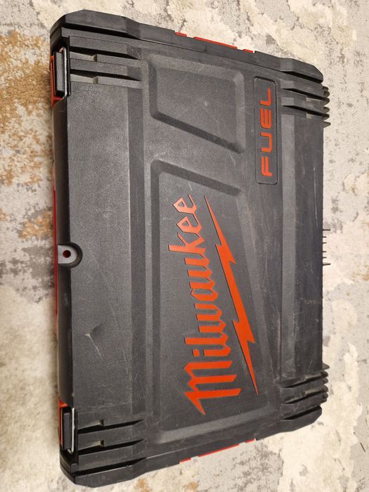 Flex, polizor Milwaukee fuel M18