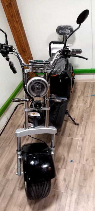 Scuter electric modelul nou cu cartela 2026