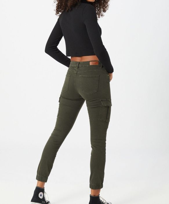 Pantaloni Only kaki, 40/32