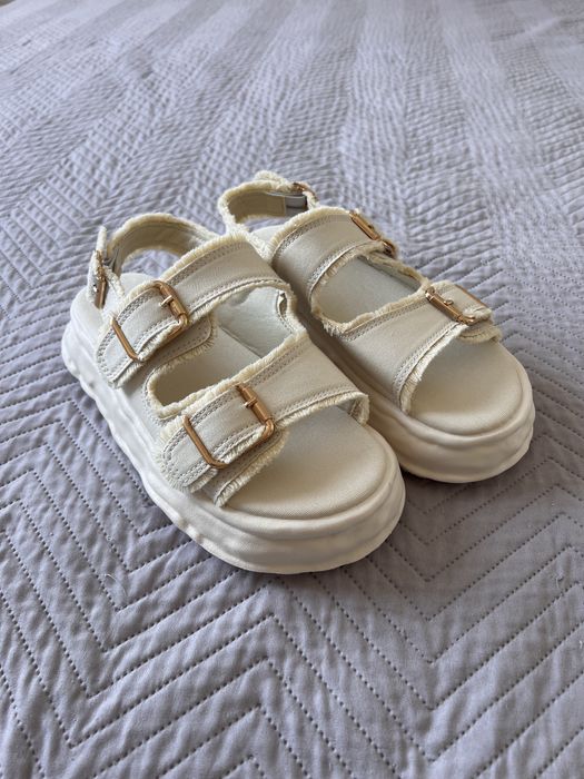 Дамски сандали