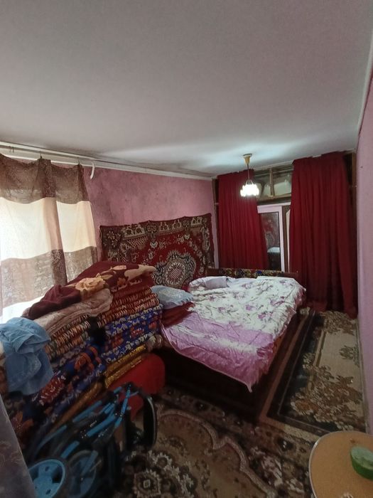 2 xonali kvartira sotiladi