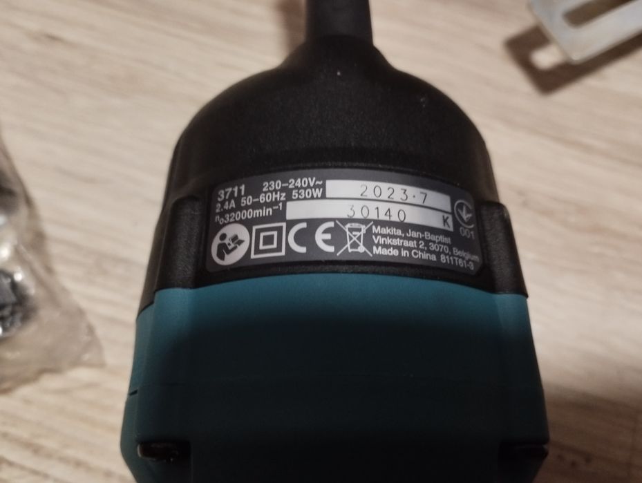 Mașină de frezat muchii Makita 3711 (Trimmer) – NOUĂ, accesorii comple