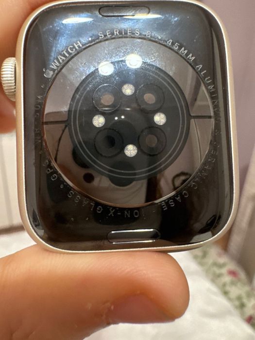 Апл ватч продаются