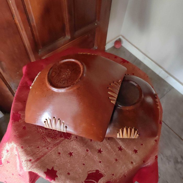 Комплект от два керамични подноса