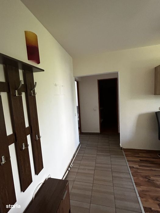 Apartament decomandat, etaj 1, izolat cu balcon inchis, Baragan.