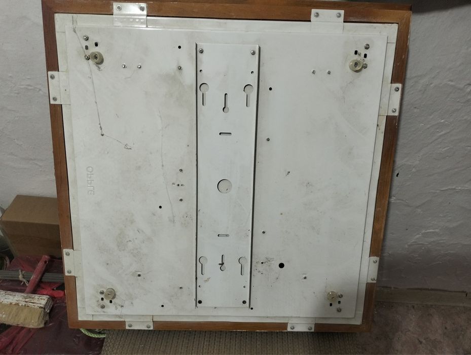 Потолочныи светильник