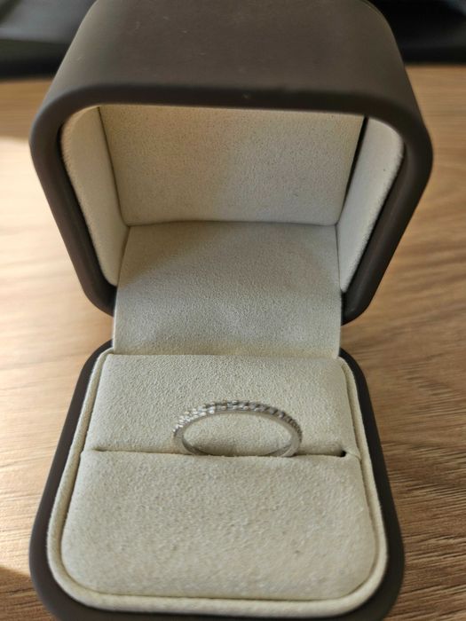 Inel 18 k, cu diamante