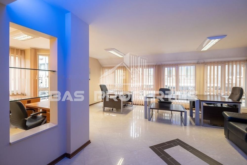 Продава се Тристаен апартамент в София, Лозенец - 92 кв.м за 2107 €/кв.м - Снимка #2