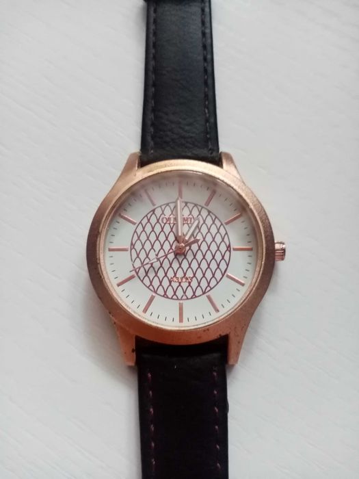 Наручные часы женские