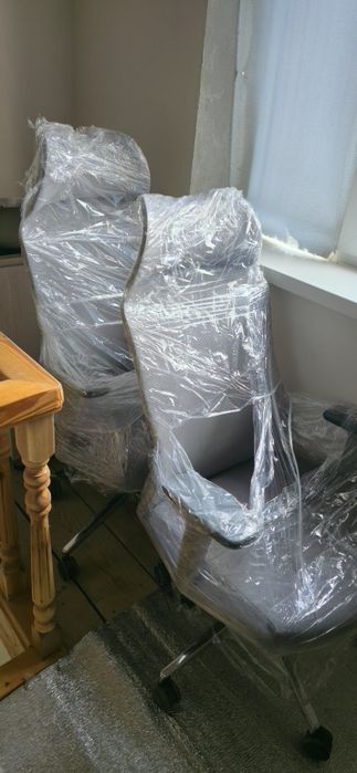 Кресло. Стеллаж,Стол сотилади