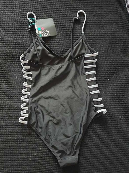 Costum de baie intreg Even&Odd,mar M,dar merge si S,nou cu eticheta