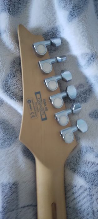 Електрическа китара Ibanez  Gio в комплект с кубе Behringer и ефект