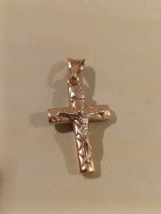 Златен кръст с печат 585 14 карата