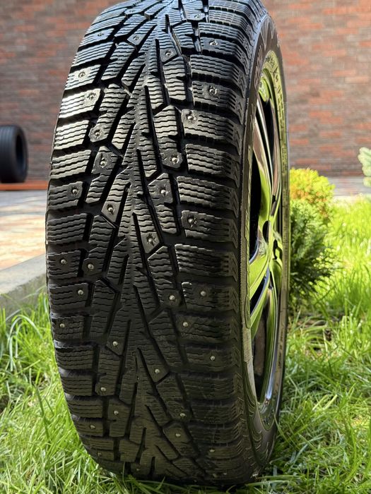 Комплект шины и дисками