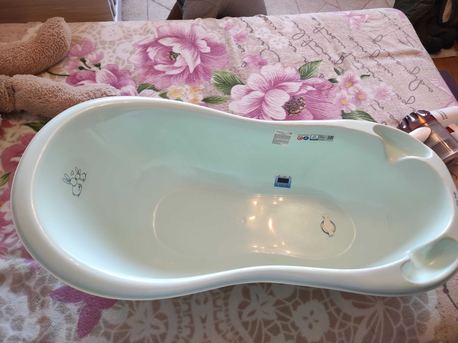 Бебешка вана със стойка