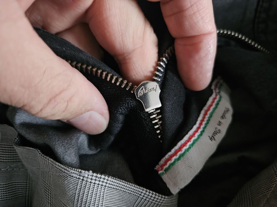 Продам оригинальные джинсы Brioni