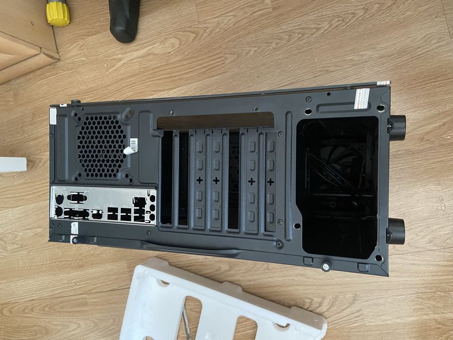 корпус для компьютера