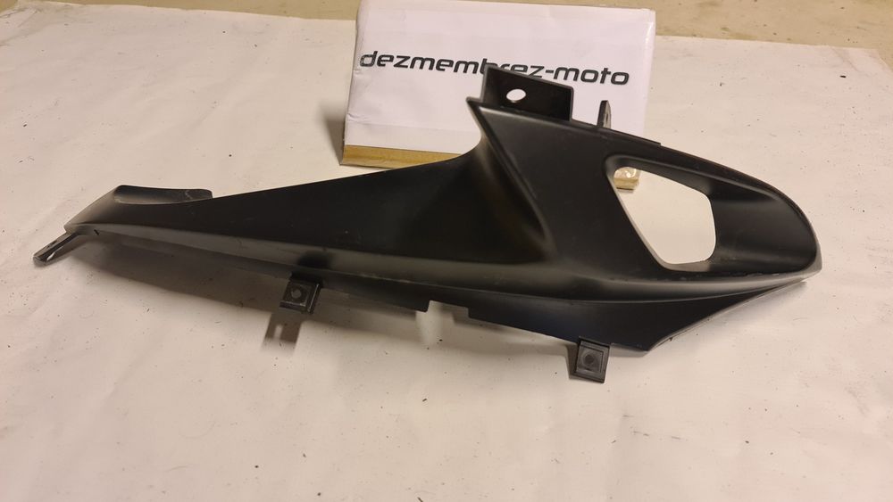 Suzuki GSXR 600 k6 K7  anul 2006 2007 carena față  aripa codita