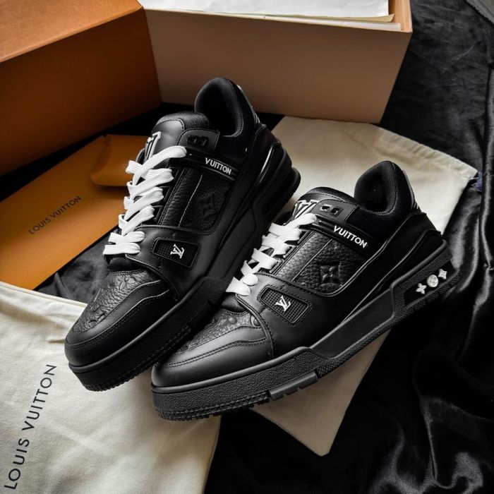 Lv trainers black * calitate premium*
