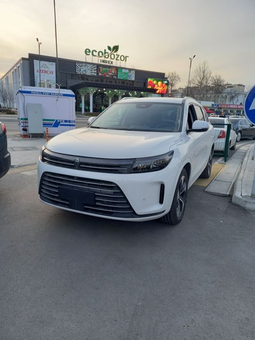 Huawei Aito M7 Gibrit 1200km