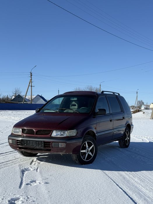 продается автомобиль Mitsubishi Space Wagon на полном ходу Газ бензин