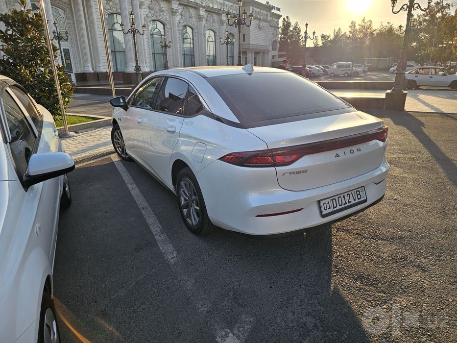 Продаю GAC AION S580