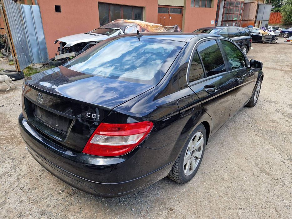 Mercedes W204 C220CDI 651 170кс седан ръчка НА ЧАСТИ!