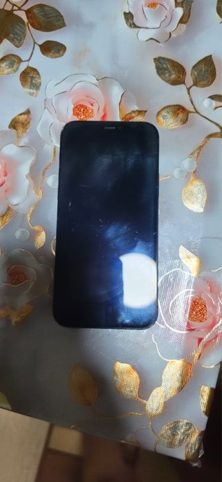 iphone 12 продаеться