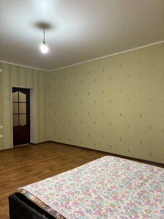 Продается коттедж на 12мкр по горячей цене