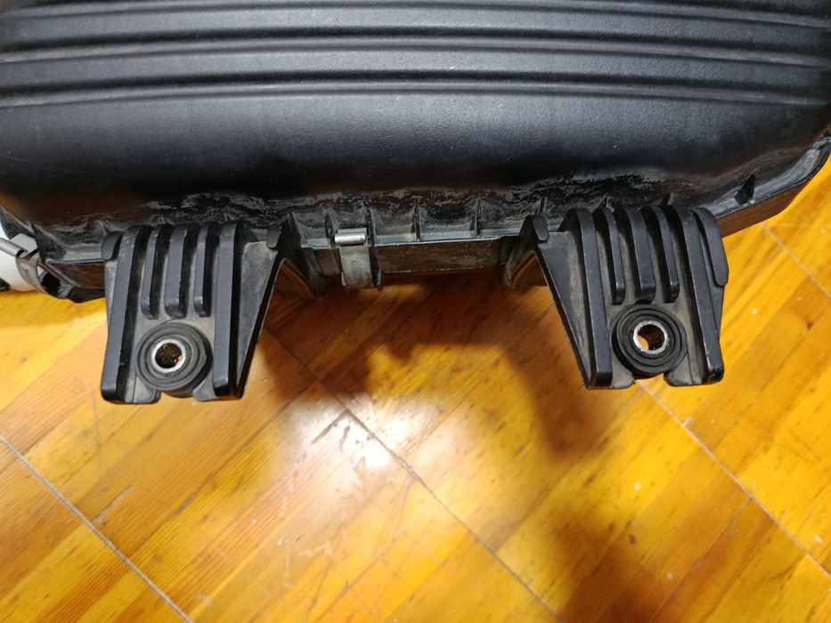 Корпус воздушного фильтра автомобиля Спарк.