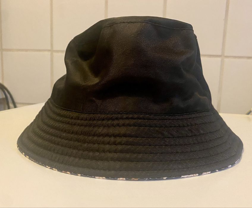 Pălărie bucket reversibilă – neagră & animal print